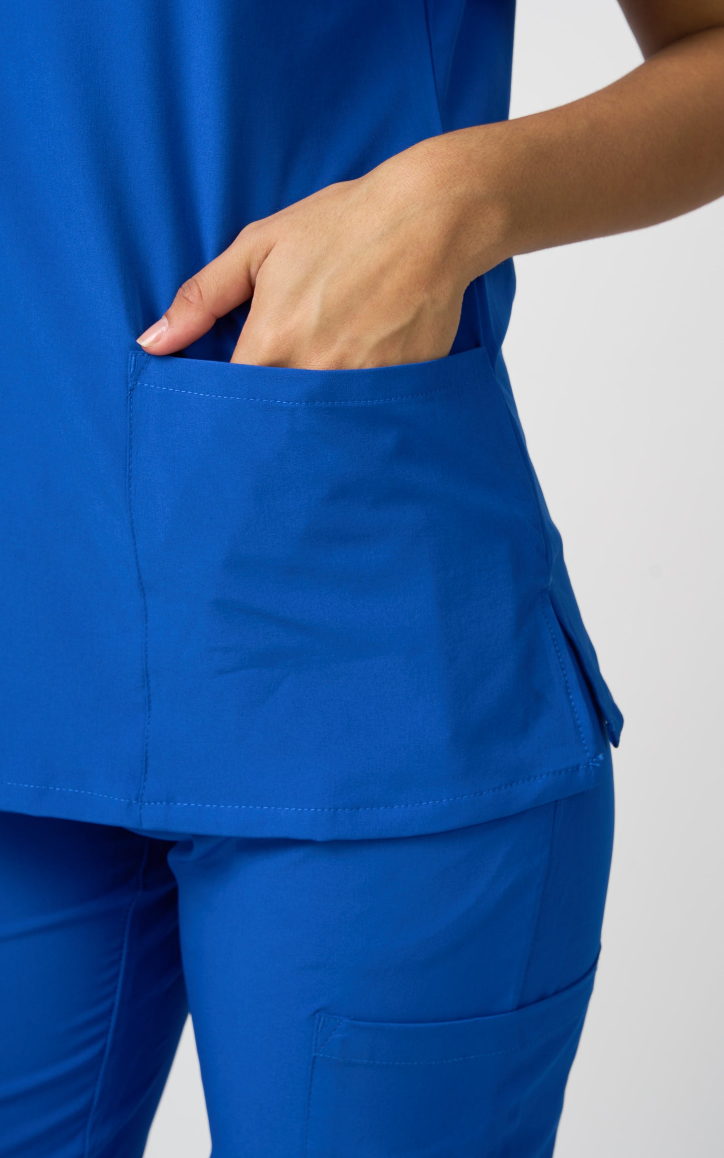 UNIFORME STRECH ROYAL BLUE - AZUL ELECTRICO MODELO JOGGER (SLIM FIT)