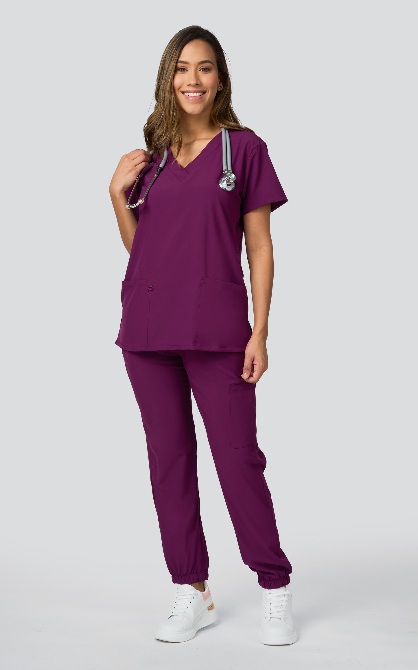 UNIFORME STRECH MORA - BERRY MODELO JOGGER (SLIM FIT)