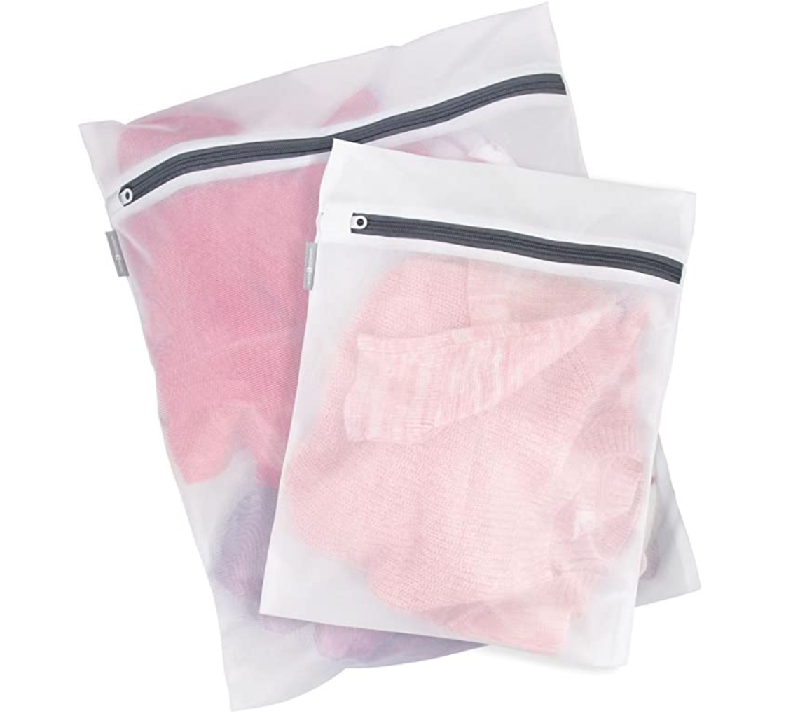 WHITE MESH WASH BAGS  2 PC SET