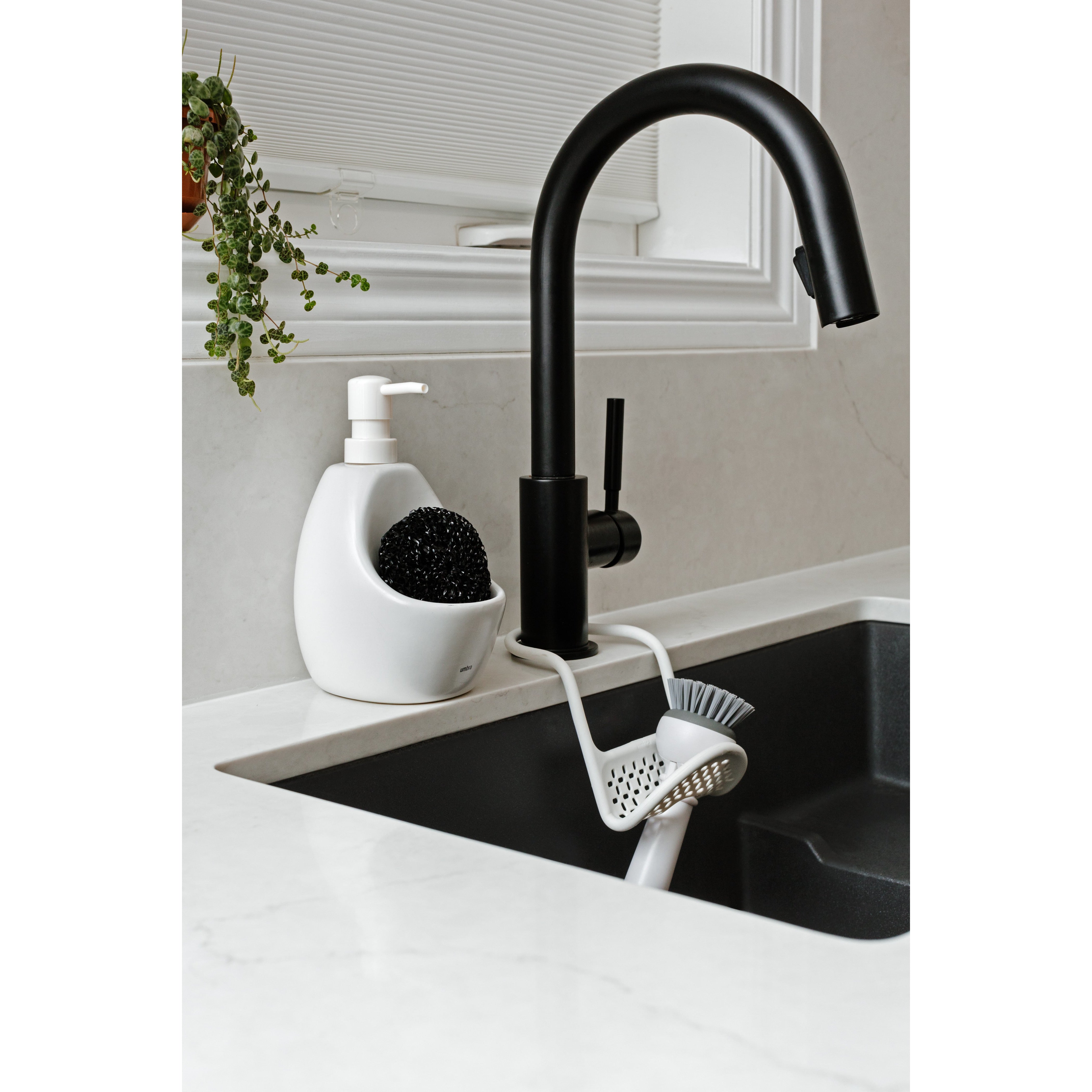 Joey Soap Pump & Scrubby White